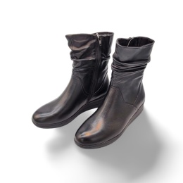 Botki Jana 8-25721-45 czarne marszczone